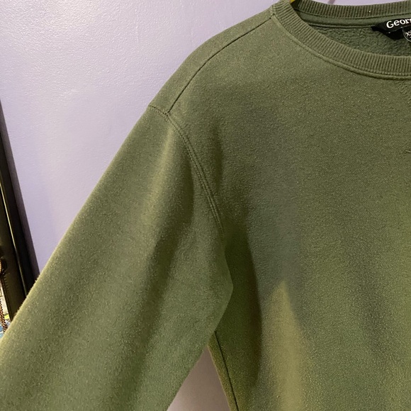 Vintage Green Sweatshirt - Picture 5 of 6